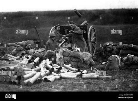 Artillery Shell Ww1 Fotos Und Bildmaterial In Hoher Auflösung Alamy