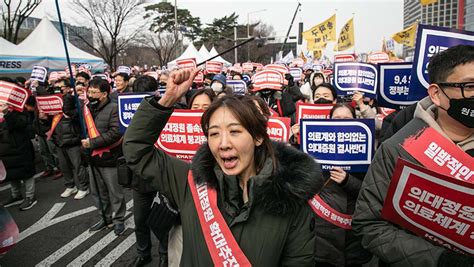 Potret Demonstrasi Puluhan Ribu Dokter Di Korea Selatan Foto