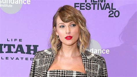 Taylor Swift responds to accusations about 'Folklore' logo, takes ...