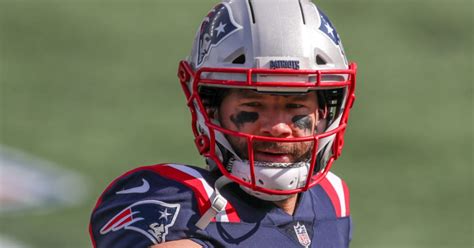 Ex Patriots Wr Julian Edelman Responds To Rumors Hell End Retirement