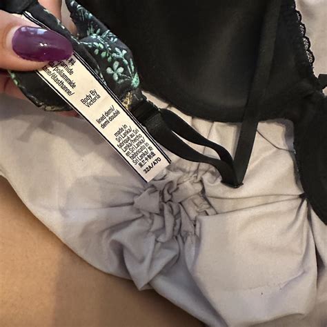 Victorias Secret Bra Wired 32a Never Worn Comes Depop