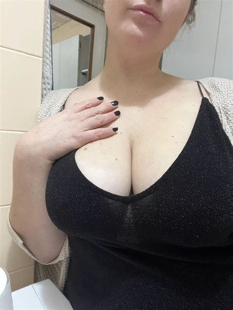 Some Dresses Are Made To Go Braless Nudes Braless NUDE PICS ORG