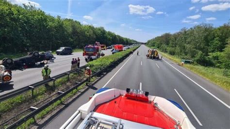 Fw Lehrte Schwerer Verkehrsunfall Nach Berschlag Mit Eingeklemmter