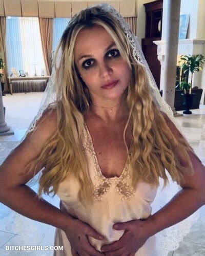 Britney Spears Nude Celebrity Leaked Tits Photos