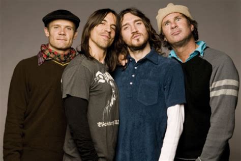 Give It Away La Storia Del Famoso Brano Dei Red Hot Chili Peppers