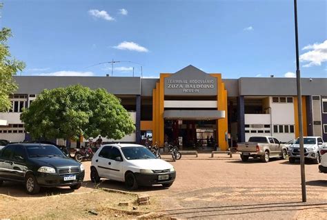 Homem Esfaqueado Em Frente A Rodovi Ria De Picos Graus O Maior