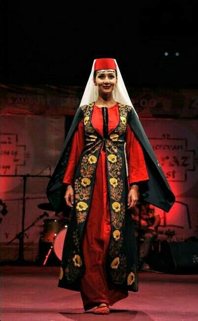 Pin by Mila Mila on КАВКАЗ | Armenian clothing, Traditional outfits ...