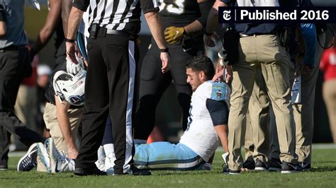 Derek Carr And Marcus Mariota Are Lost To Broken Legs The New York Times