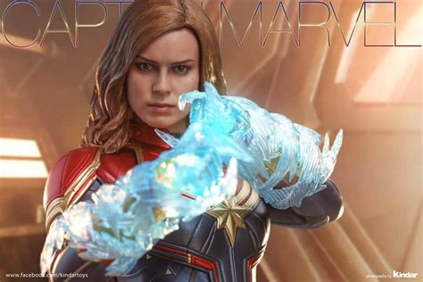 Hot Toys Captain Marvel Figround
