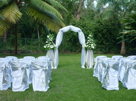 Garden Wedding Design Ideas | Intimate Garden Wedding Set up