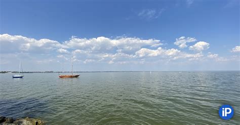 Таганрог, город где жил Чехов. Я взял iPhone 11 и показал, как там сейчас