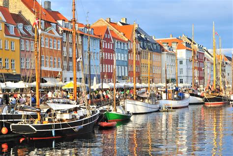 Copenhagen, Nyhavn harbor | Viagem com Charme