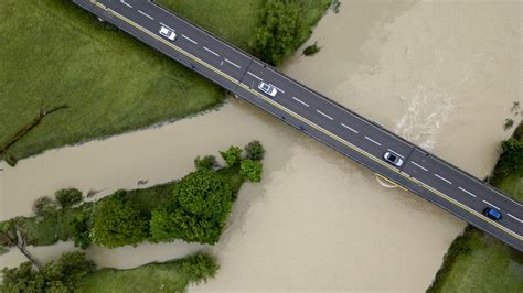 Hochwassersituation Entspannt Sich Teils Werden Pegel Am Montag Aber