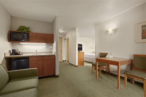 Days Inn by Wyndham Red Deer | Red Deer, AB Hotels