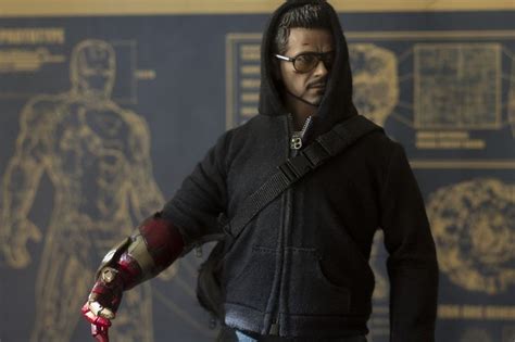 Hot Toys Tony Stark The Mechanic