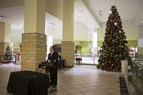 Clackamas Town Center Shooting Temporary Memorial Prepared As Mall