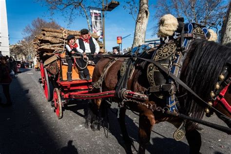 Deu maneres de viure Sant Antoni la festa d hivern del país VilaWeb