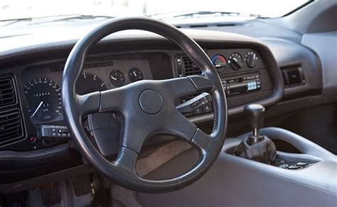 1992 Jaguar XJ220 interior – PerformanceDrive