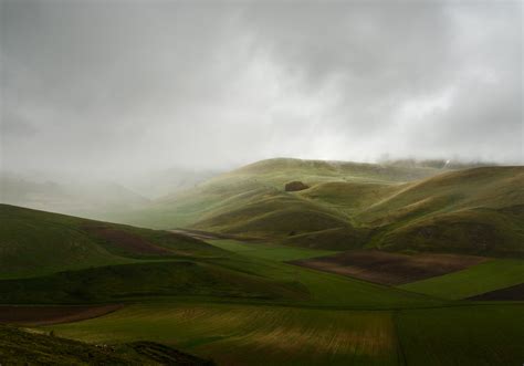 Fondos de pantalla ligero cielo niebla montaña color Verde