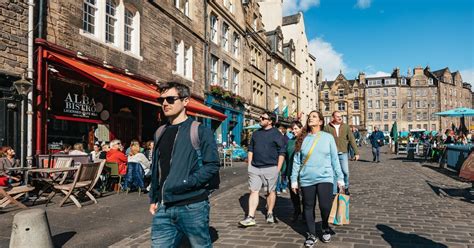 Edinburgh Dyk ned i den gamle bydels fortid på en vandretur GetYourGuide