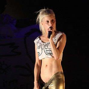 Yolandi Visser Nude Pussy Ass On The Stage Scandal Planet