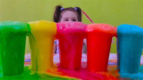 Вулкан из цветной пены. Крутой эксперимент с пеной. Интересные опыты ...