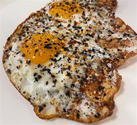 How To Make Crispy Fried Eggs In A Stainless Steel Pan — Kitchen Season