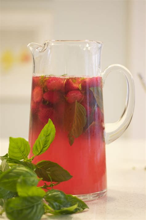 Sugar Turning Naked Lemons Into Lemonade