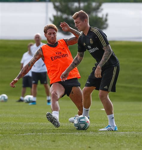 Toni Kroos And Sergio Ramos Realmadrid Sergio Ramos Toni Kroos Real