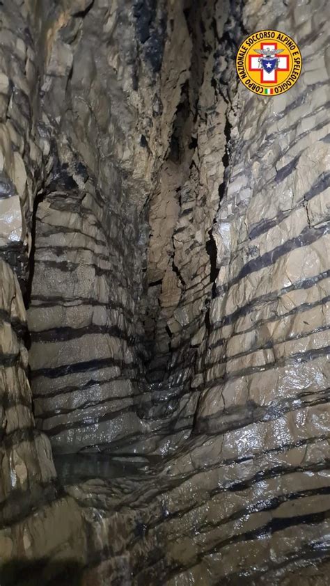 Speleologa Bloccata Da 2 Giorni In Una Grotta A Fonteno Continua Il