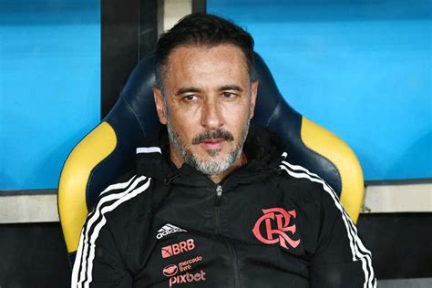 Vítor Pereira escala Flamengo mudanças para clássico contra o