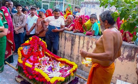 जल झूलनी एकादशी पर मंदिरों में हुए भजन कीर्तन शोभायात्रा के रूप में