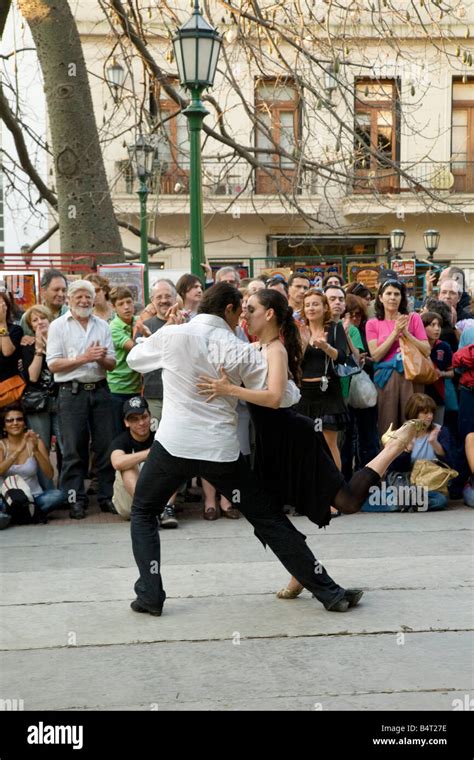 Tango dancers, San Telmo, Buenos Aires, Argentina Stock Photo - Alamy