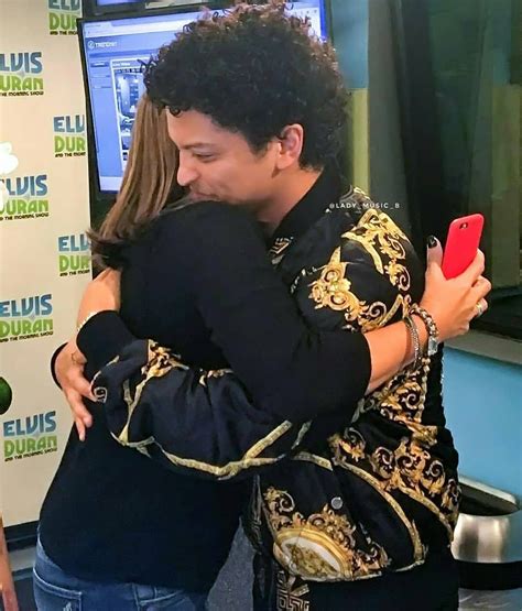 “I want to hug him. #brunomars #hooligans #fans #idol #music” Bruno ...