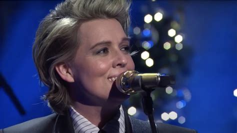 Brandi Carlile Performs “The Story” and “You and Me on the Rock” on SNL ...