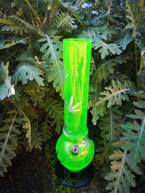 Acrylic Bong - Marijuana SA