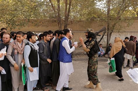 Hundreds Throng Passport Office In Afghan Capital The Straits Times