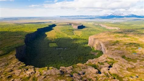 The Best North Iceland Attractions - Top 20 Places to See