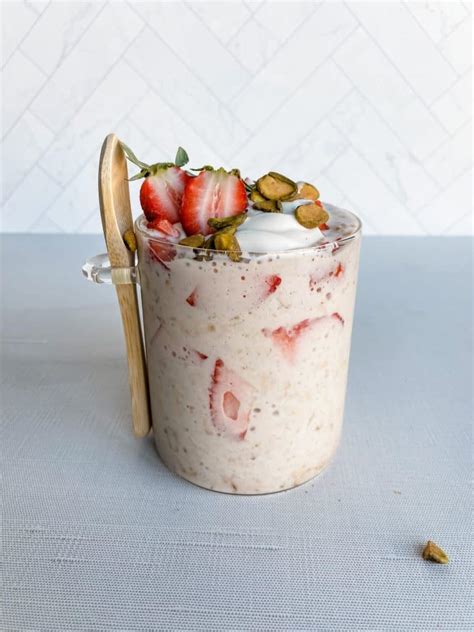 Strawberry Overnight Oats Lovely Delites