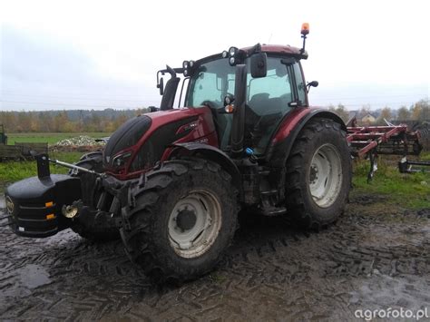 Obraz Ci Gnik Valtra N E Galeria Rolnicza Agrofoto