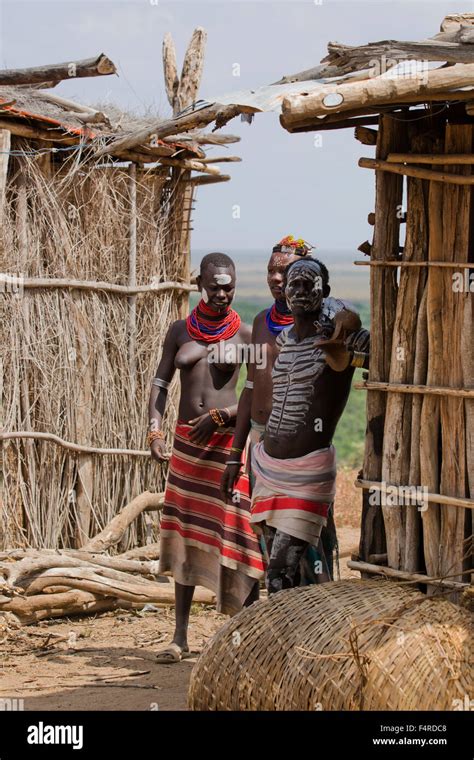 Karo tribe couple. Omo Valley, Ethiopia Stock Photo - Alamy