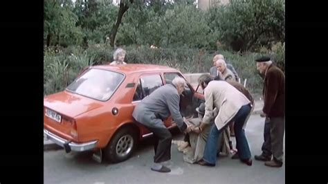 Škoda 120 L ve filmu: KULOVÝ BLESK - YouTube