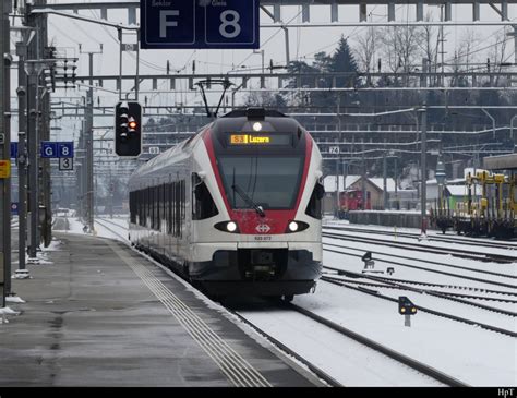 SBB Triebzug RABe 523 072 Bei Der Einfahrt Im Bahnhof Von Arth Goldau