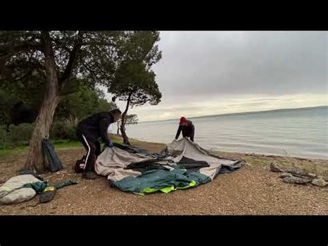 Tent Camp In Rainy Weather Sabah F Rt Na Ile Uyand K E Imden Y Resel