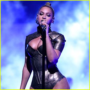 Beyonce Is Hiring 100 Dancers for Her Coachella Performance (Report ...