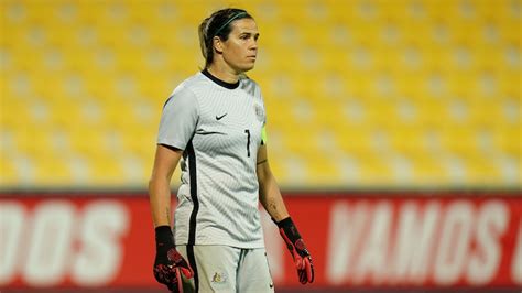 Matildas goalkeeping veteran Lydia Williams joins PSG after leaving Arsenal