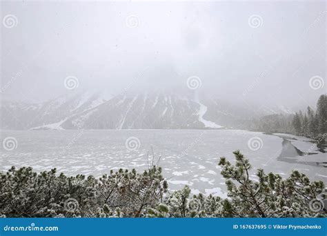 The Lake Morskie Oko in WInter Stock Image - Image of beautiful, river: 167637695