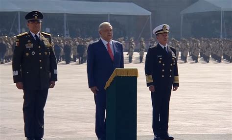 Amlo Encabeza Su Ltima Ceremonia Del Desfile C Vico Militar Por El D A