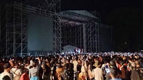 Viral Di Media Sosial Inilah Sederet Fakta Konser Westlife Di Prambanan