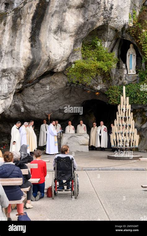 Lourdes (southwestern France): mass at the grotto of Massabielle, Our ...